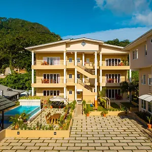 Tropical Hideaway Aparthotel